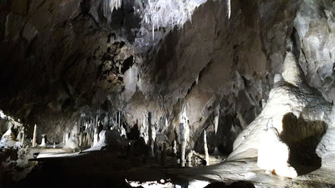 捷克鐘乳石洞地下歷險：走進Punkva Caves | 捷克| 旅行酒吧