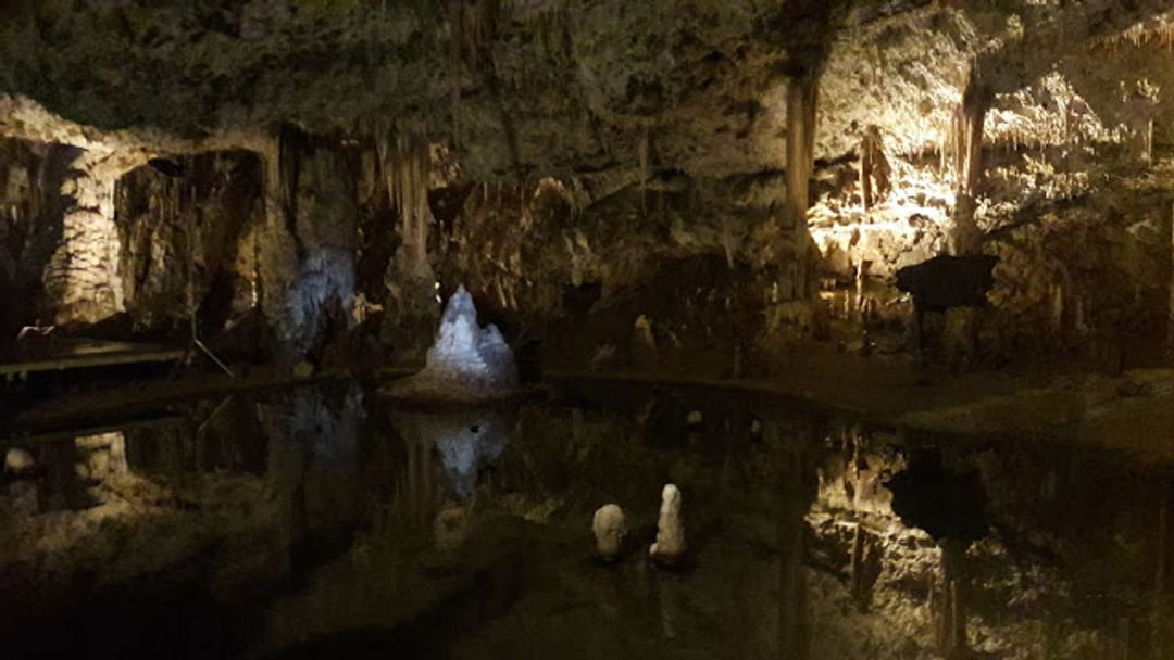 捷克鐘乳石洞地下歷險：走進Punkva Caves | 捷克| 旅行酒吧