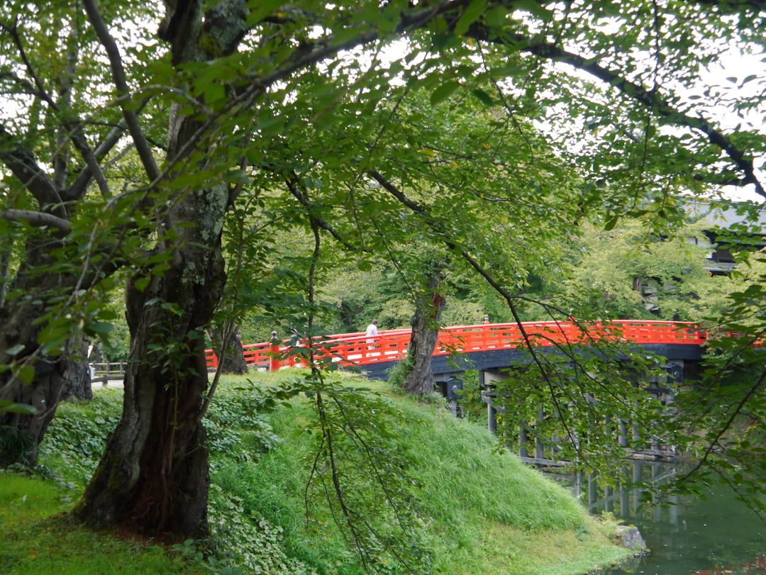 弘前公園裡面的橋