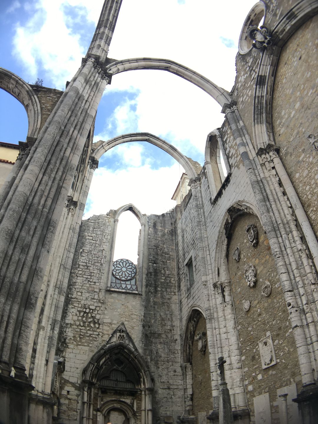 卡爾莫修道院（Convento do Carmo）內部