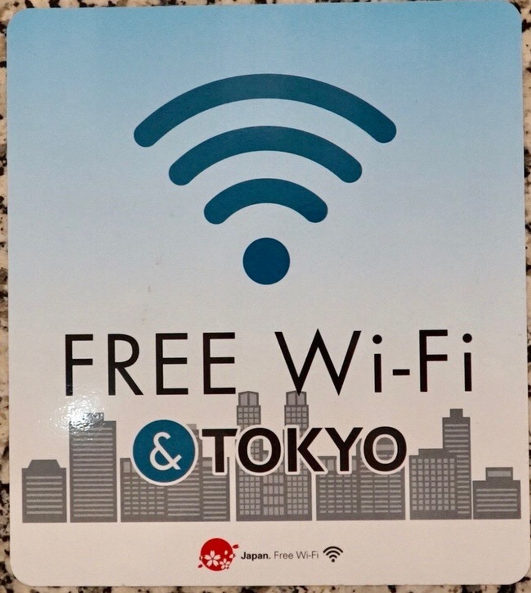 在東京還有許多地方有FREE Wi-Fi ＆TOKYO Wi-Fi 只要 認明這個標誌！ 