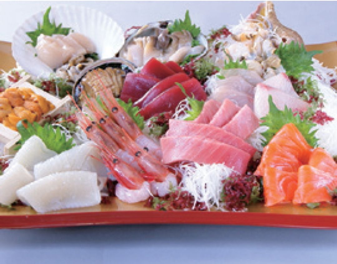 豪華生魚片可以一次吃到各種北海道的美味！