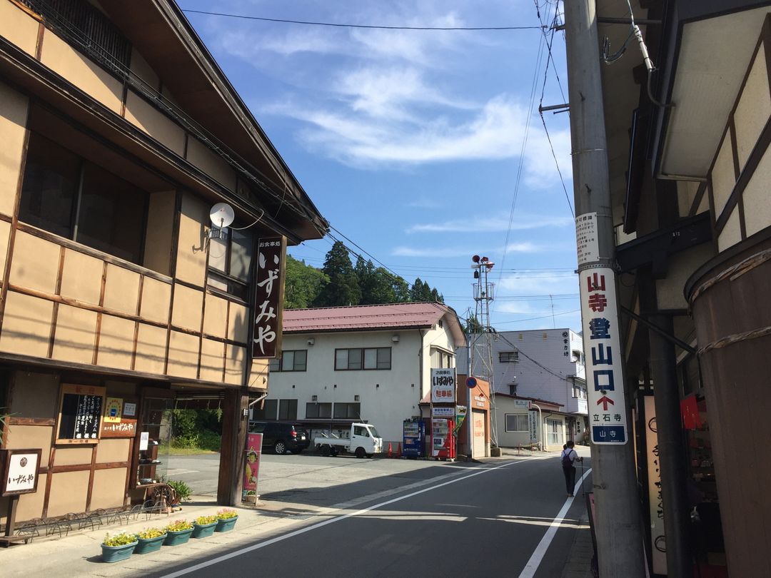 沿途均有登山口指示牌