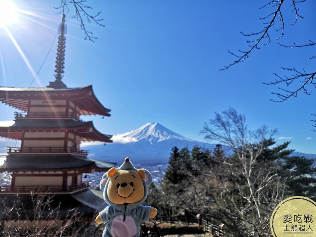 騎著腳踏車與維尼去看富士山的景點們 街道 神社 鳥居中的富士山 愛吃戰士熊超人 2