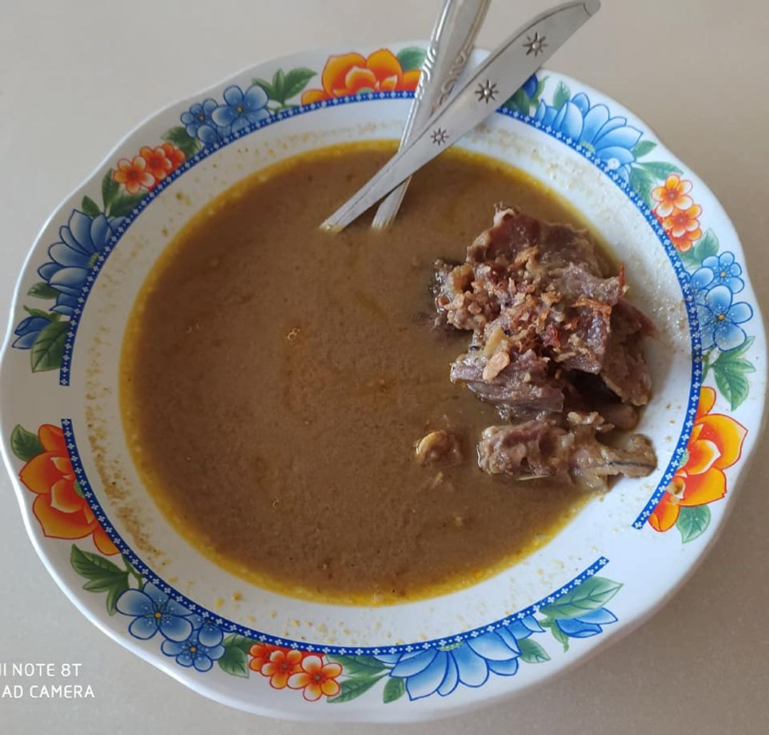 Warung Sate Lumayan這家沙嗲就在峇里島機場附近,好喝羊肉湯,一碗約45元台幣