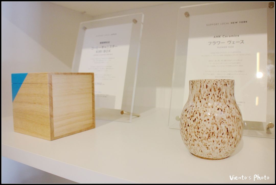 【特製的咖啡儲藏盒以及花瓶，在京都店開幕的一個月內也都能買的到】