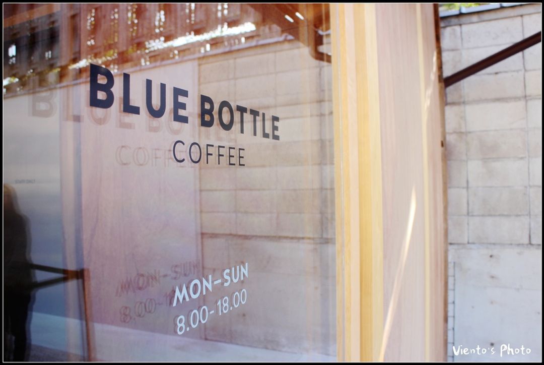 【京都藍瓶咖啡後棟咖啡廳的入口處】