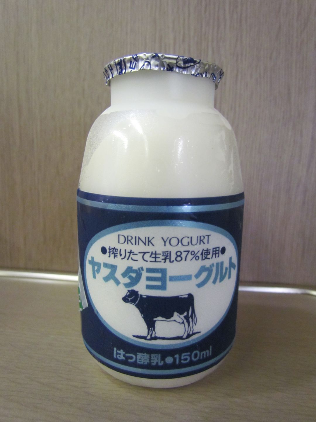 也在隔壁便利商店買了據說是新潟特產的優酪乳，另外還有看到期間限定的蜜柑口味。 