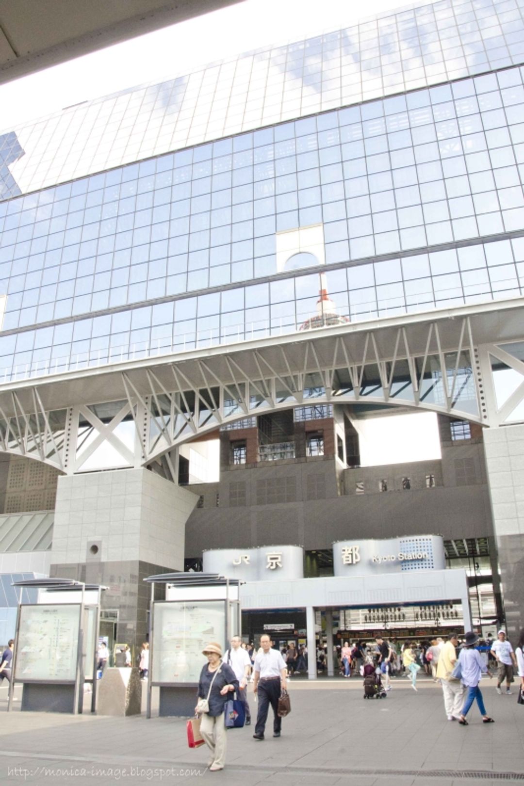 第一次帶長輩出國自助旅行 16夏 京都 京都車站 日本 關西 旅行酒吧