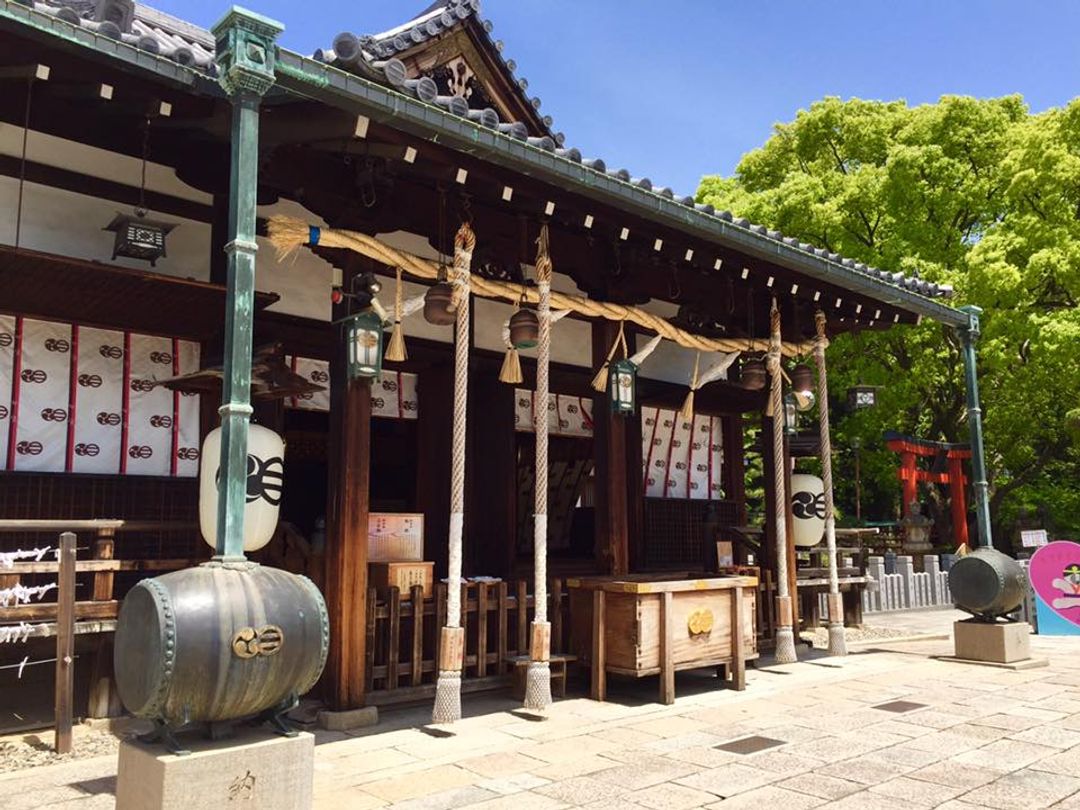 兵庫郵局附近的複合式神社(求愛情、事業等等)