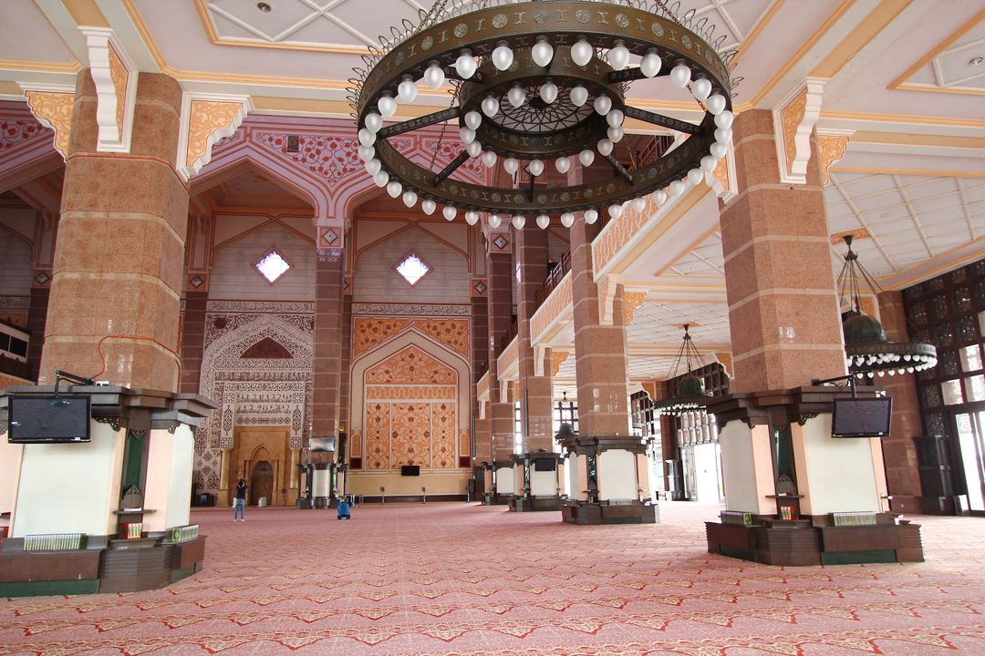 清真寺室內也是相當瑰麗