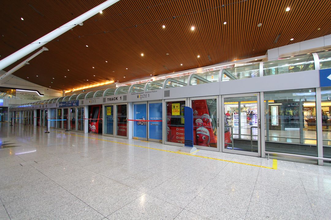 機場出入境海關與閘口的接駁地鐵