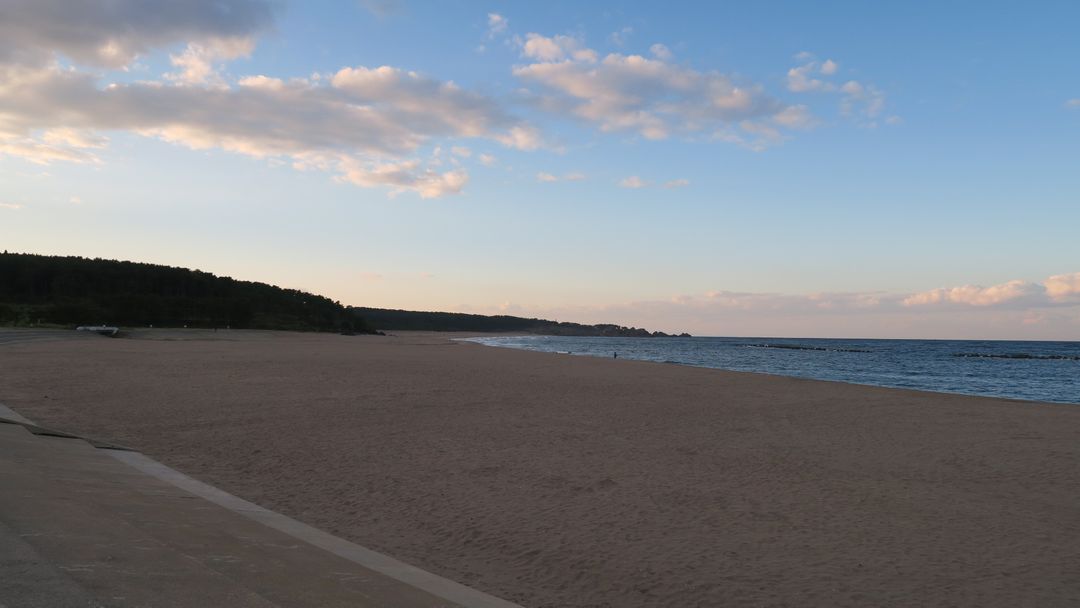 不虧是最美海灘，大家想與誰一起漫步在海灘呢？