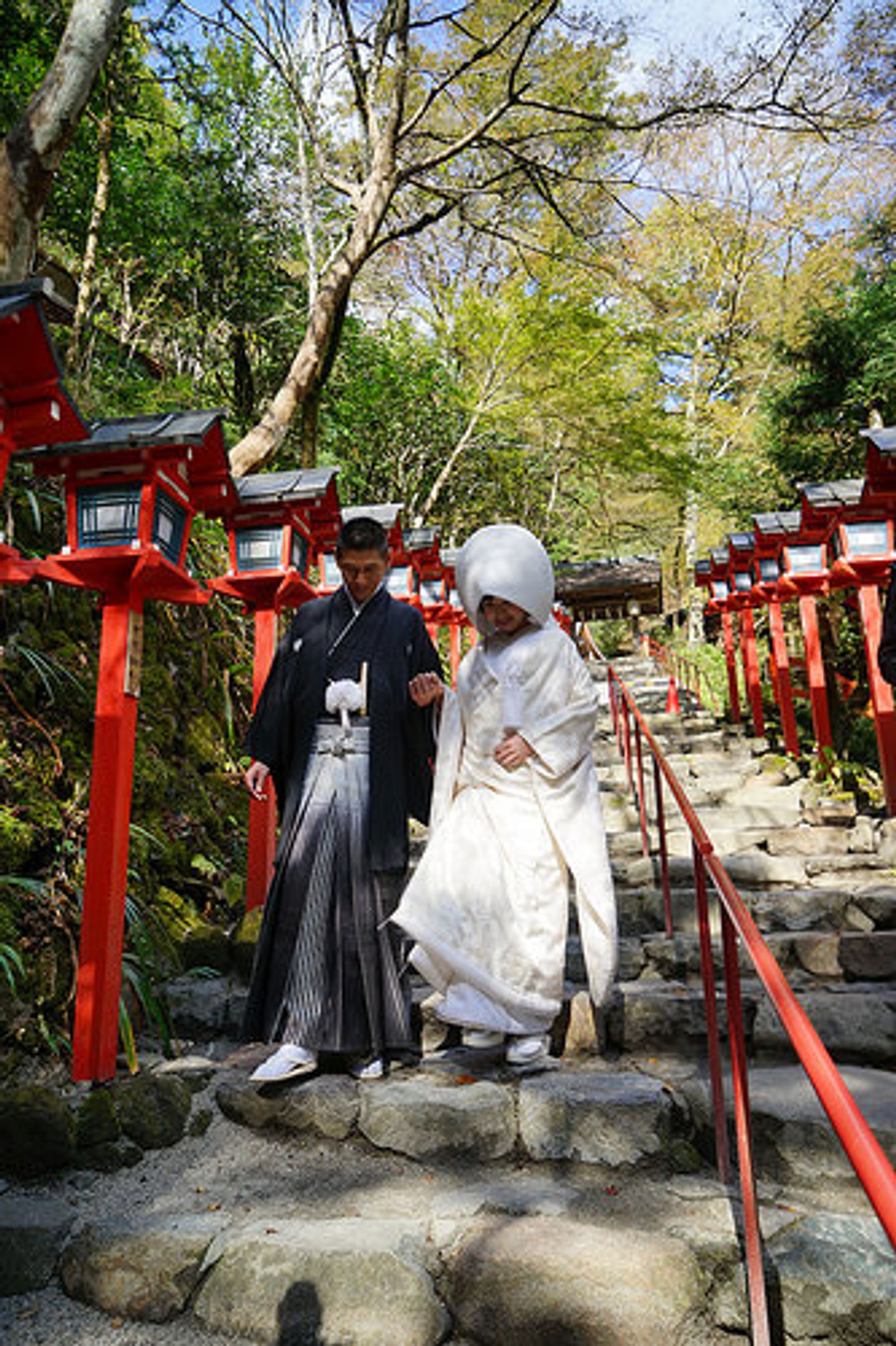 到貴船神社參加日本傳統婚禮 神前結婚式 讓人徹底感受日本的傳統文化 好夢幻 好莊嚴 日本 關西 旅行酒吧
