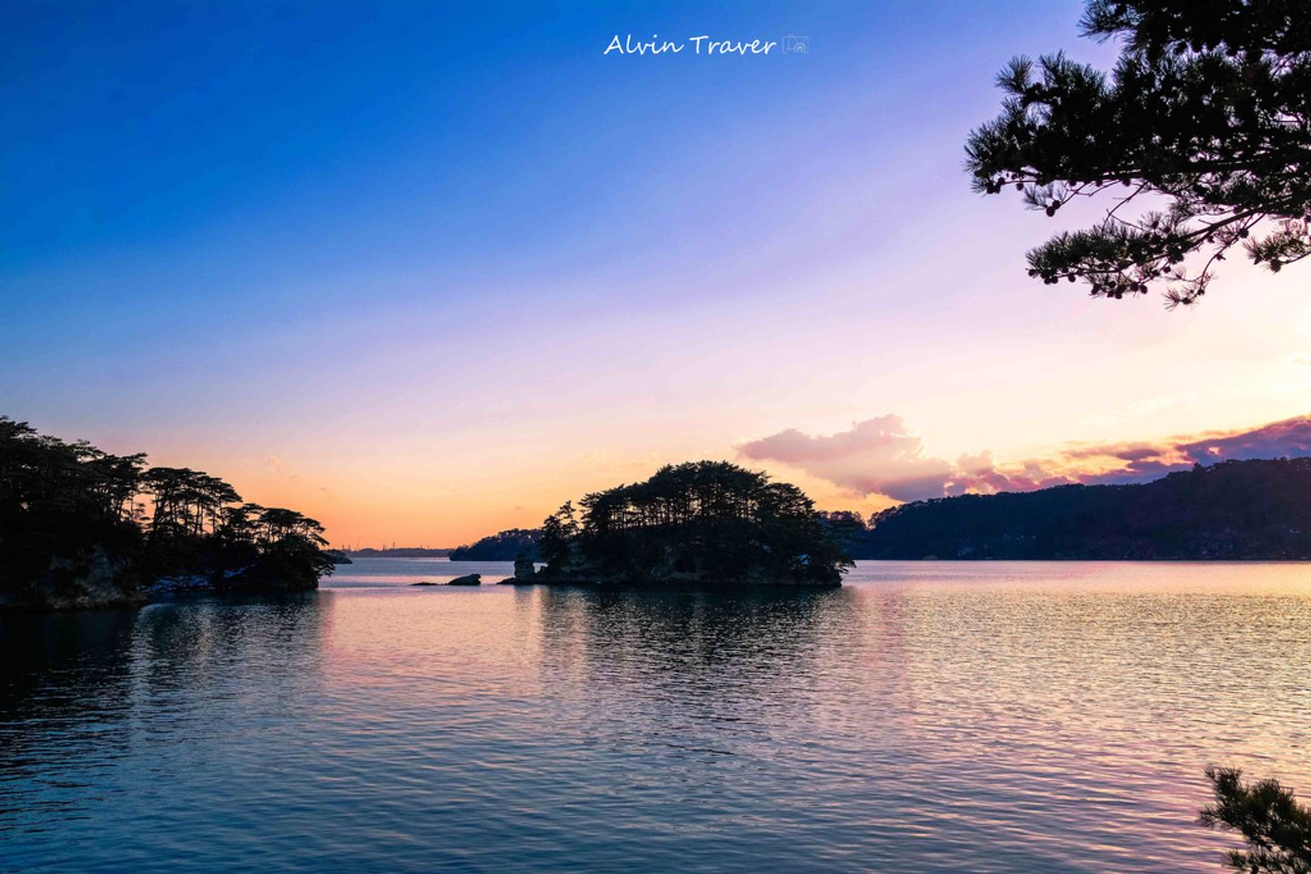 日本絕景】宮城縣，松島。隨著季節轉換充滿紫色迷幻的松島灣，不虛此行